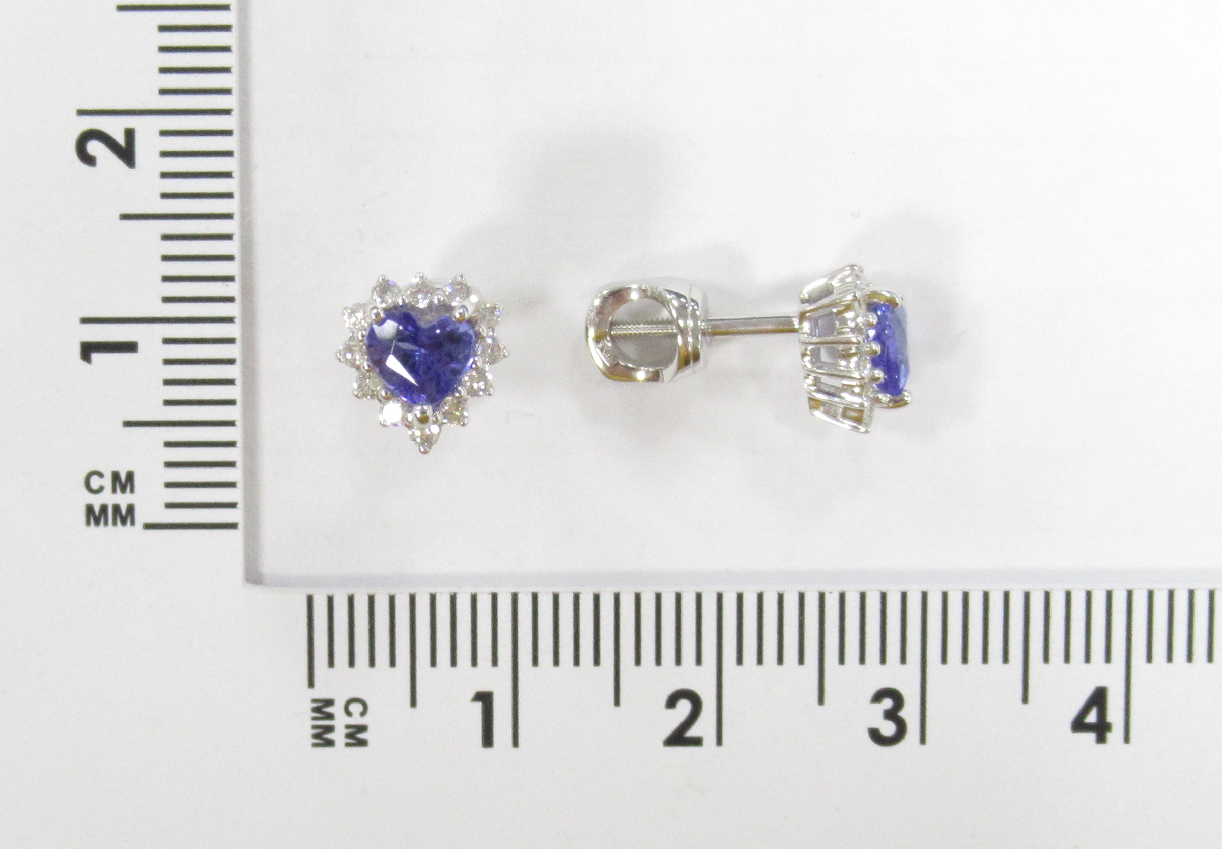 Серьги-пусеты из белого золота с танзанитами "Сердца"